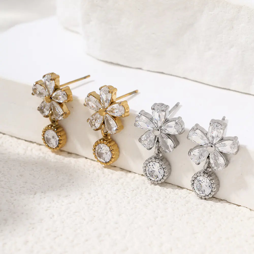 Flower CZ Hoop Earrings EJ25E01570