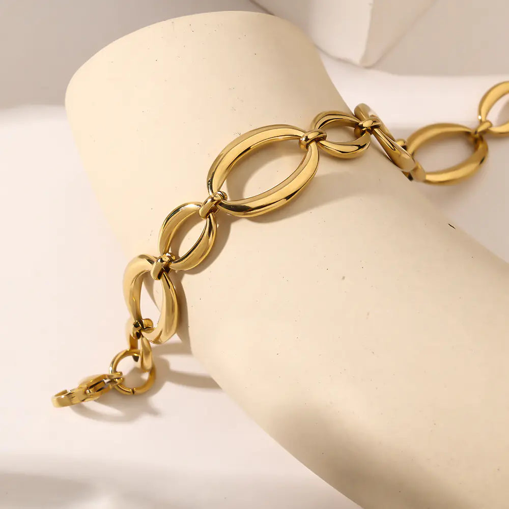 Oval Circle Bracelet  EJ25B02871G