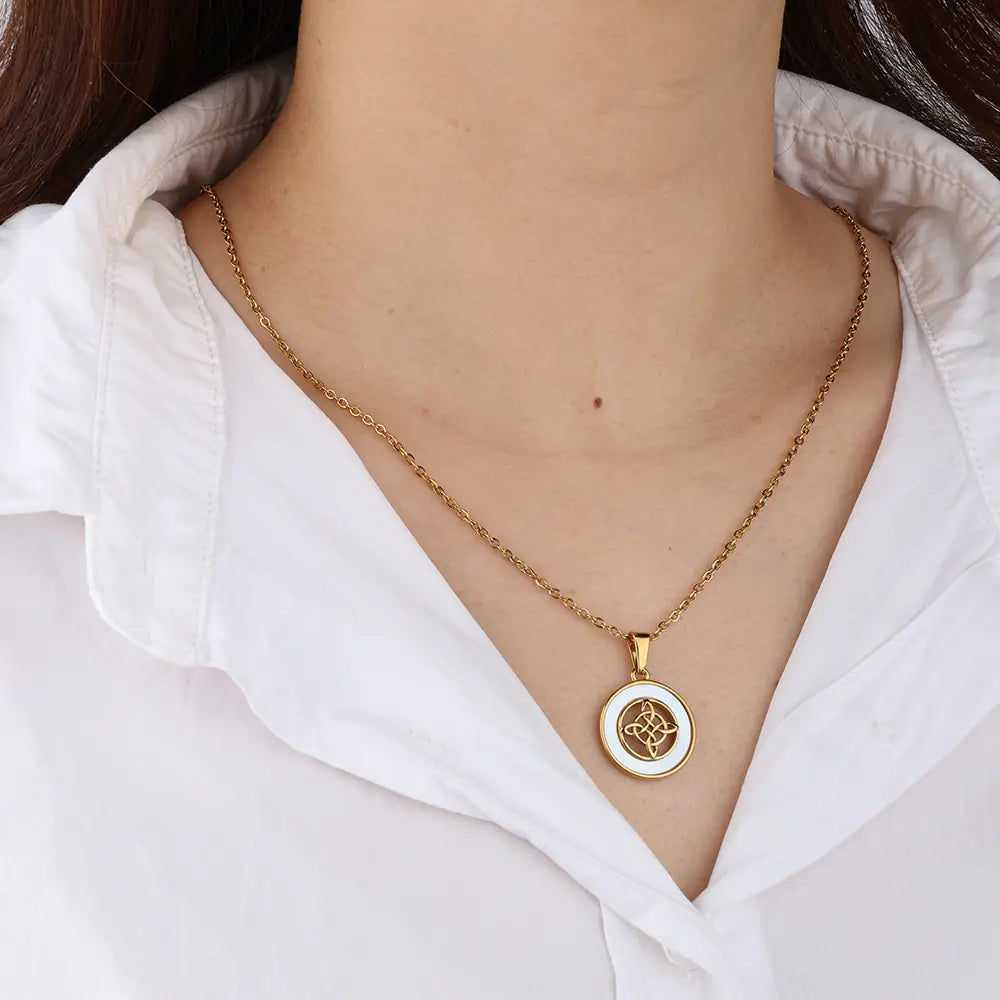 Circle Pendant Necklace EJ25N06406G