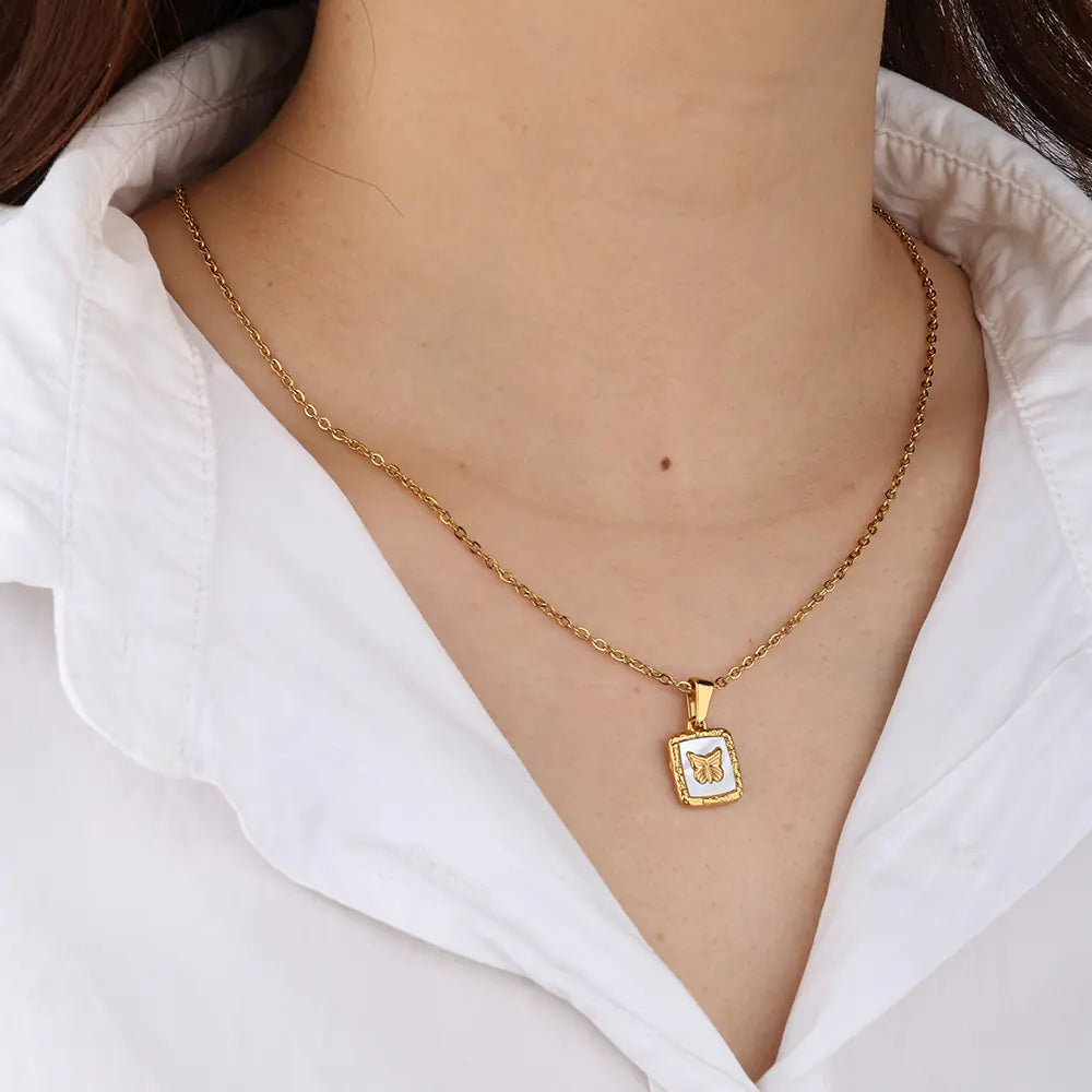 Vintage Butterfly Pendant Necklace Square Shell    EJ25N06412G