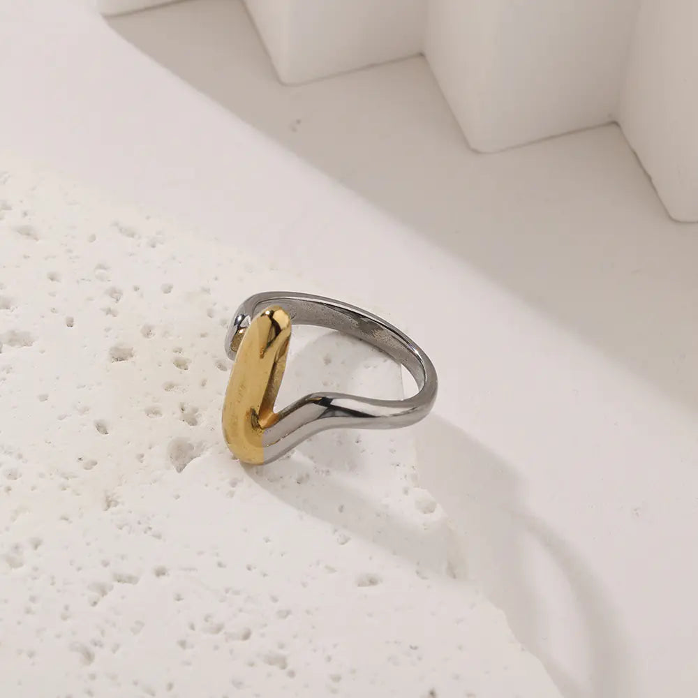 Special-Shaped Two-Color Ring     EJ25R01274GS