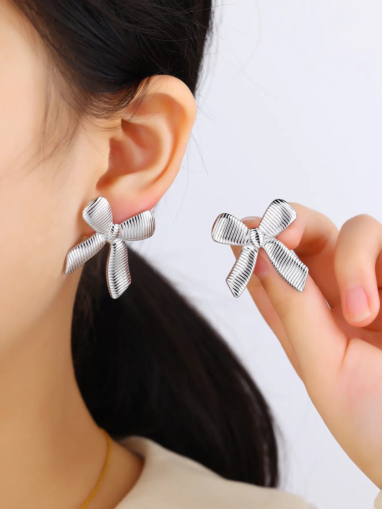 Bow Stud Earrings    EJE01192S/G