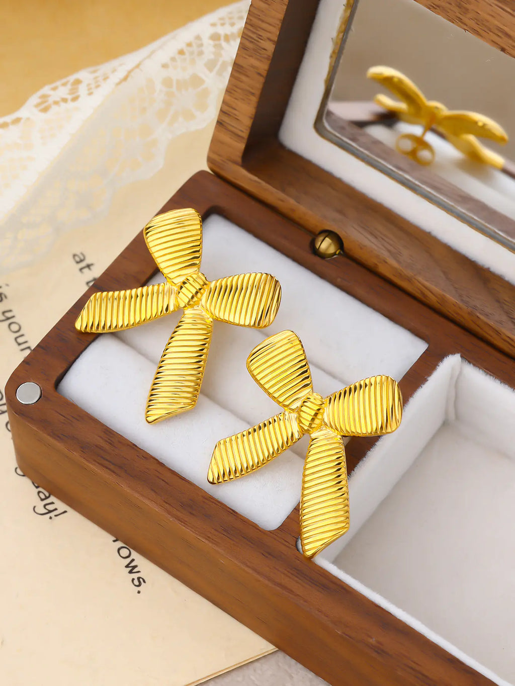 Bow Stud Earrings    EJE01192S/G