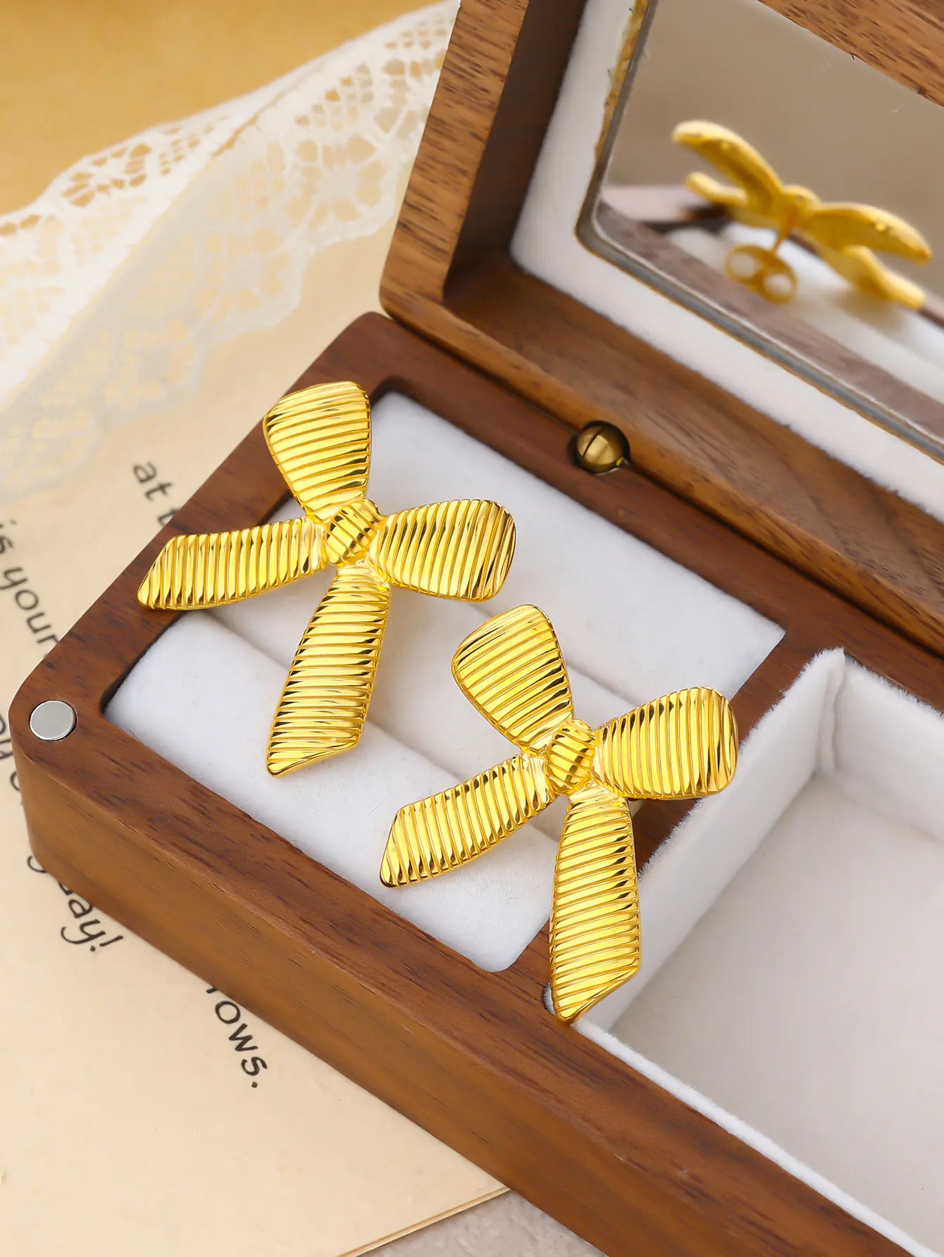 Bow Stud Earrings    EJE01192S/G