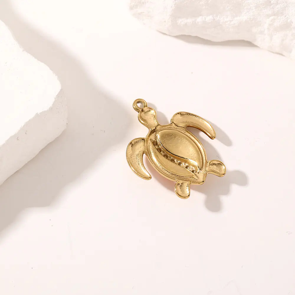 Shining Enamel Sea Turtle Pendant    EJ25N06466G