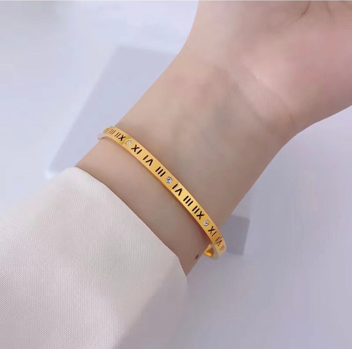 Eterna Roman Bangle EJB26002