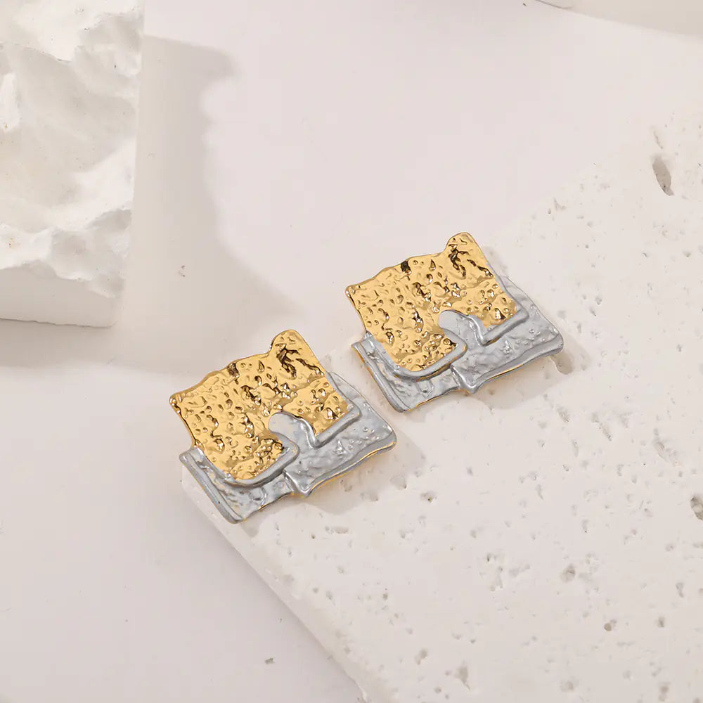 Irregular Two-Tone Stud Earrings     EJ25E01460GS