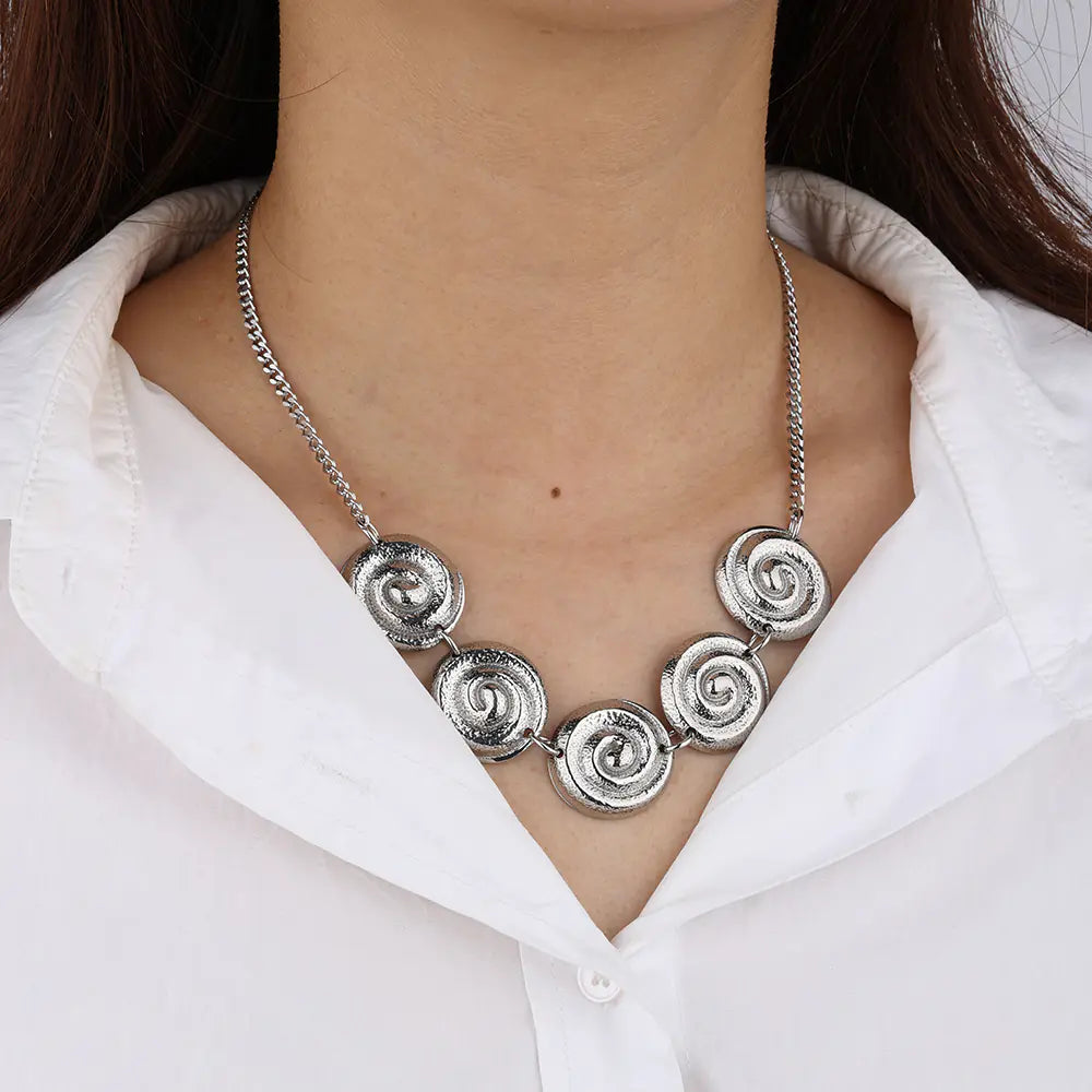 Polished Stainless Steel Round Rotating Pattern Necklace    EJ25N06381S