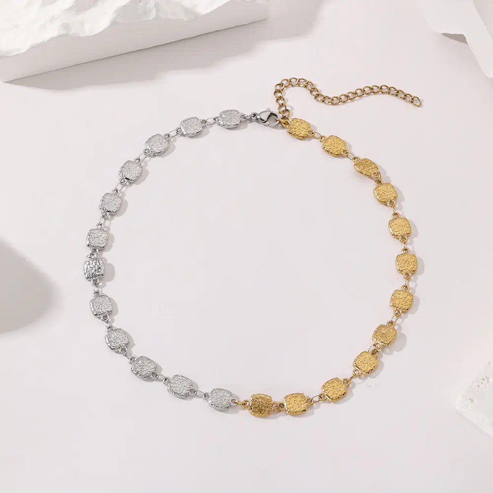 Two Tone Square Pattern Choker   EJ25N06385GS